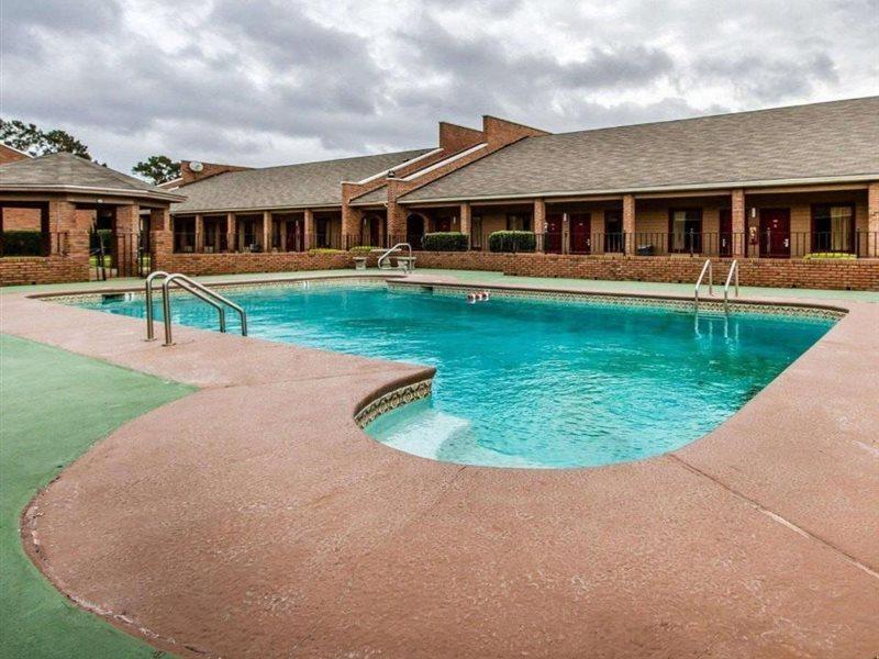 Econo Lodge Inn & Suites Enterprise Exterior photo