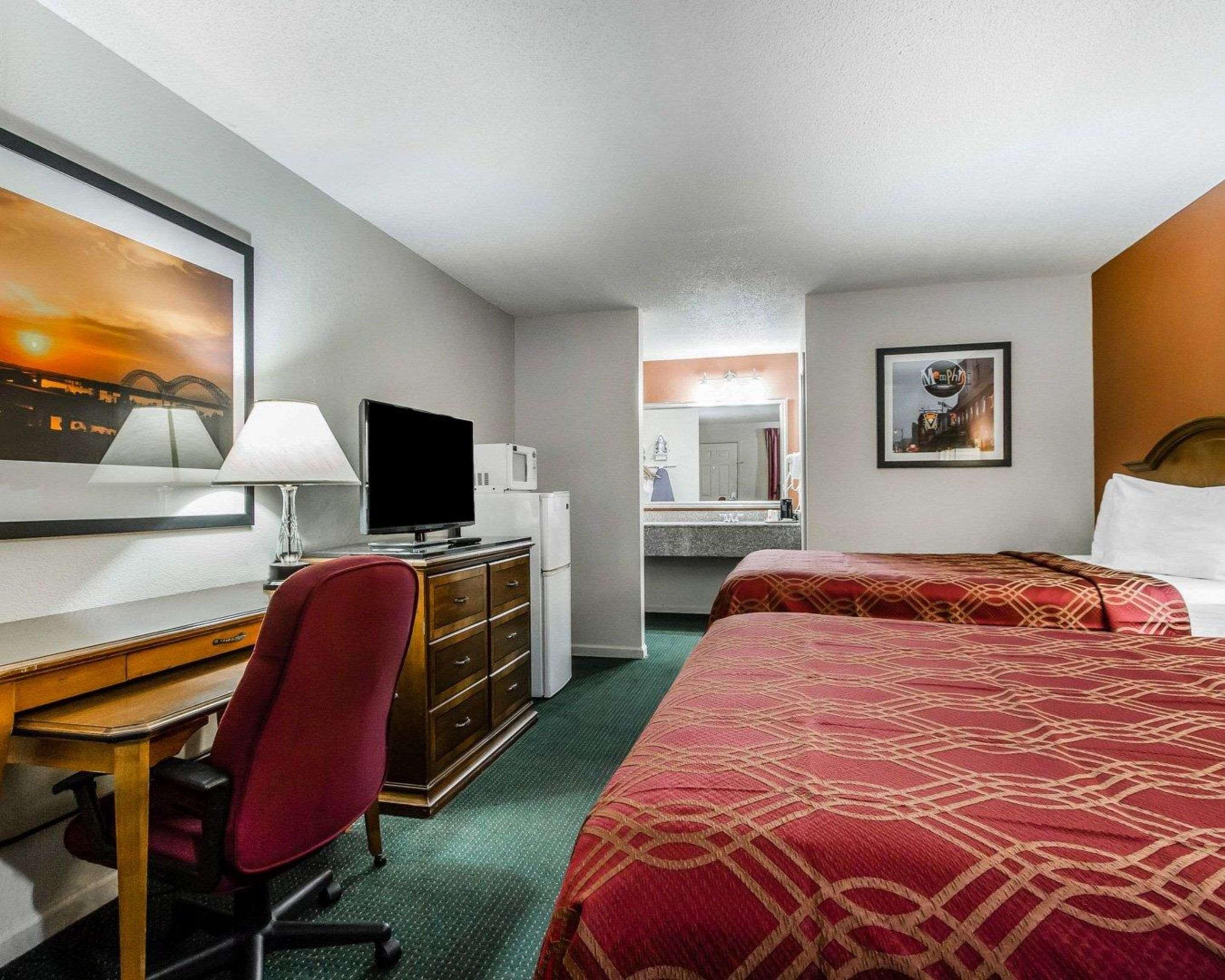 Econo Lodge Inn & Suites Enterprise Exterior photo
