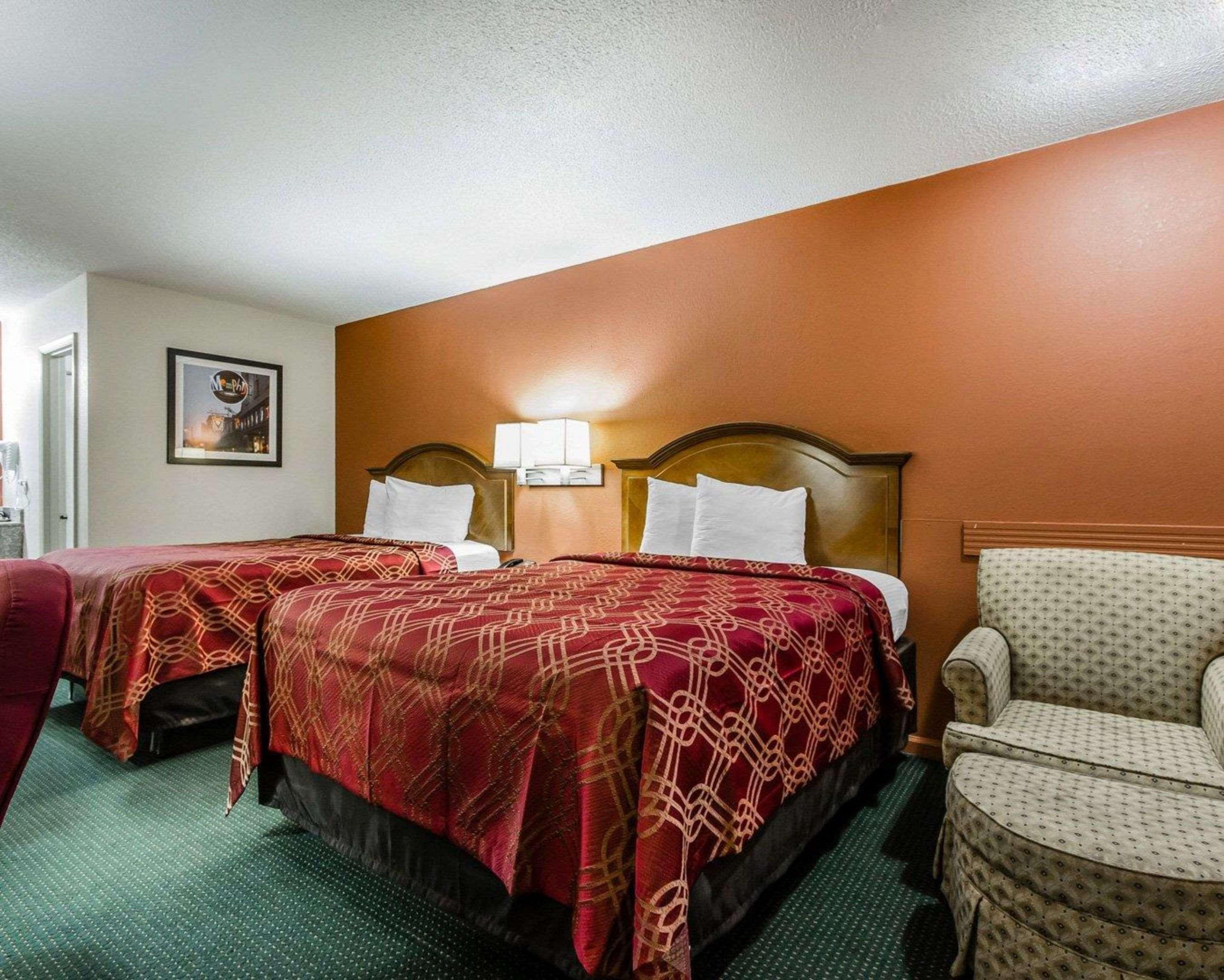 Econo Lodge Inn & Suites Enterprise Exterior photo
