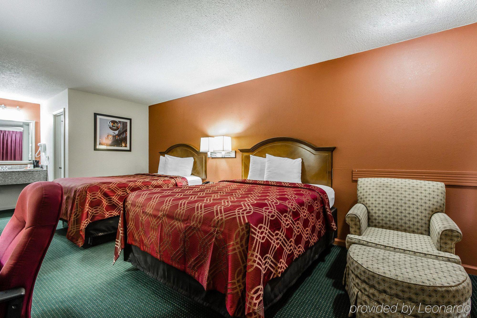 Econo Lodge Inn & Suites Enterprise Exterior photo